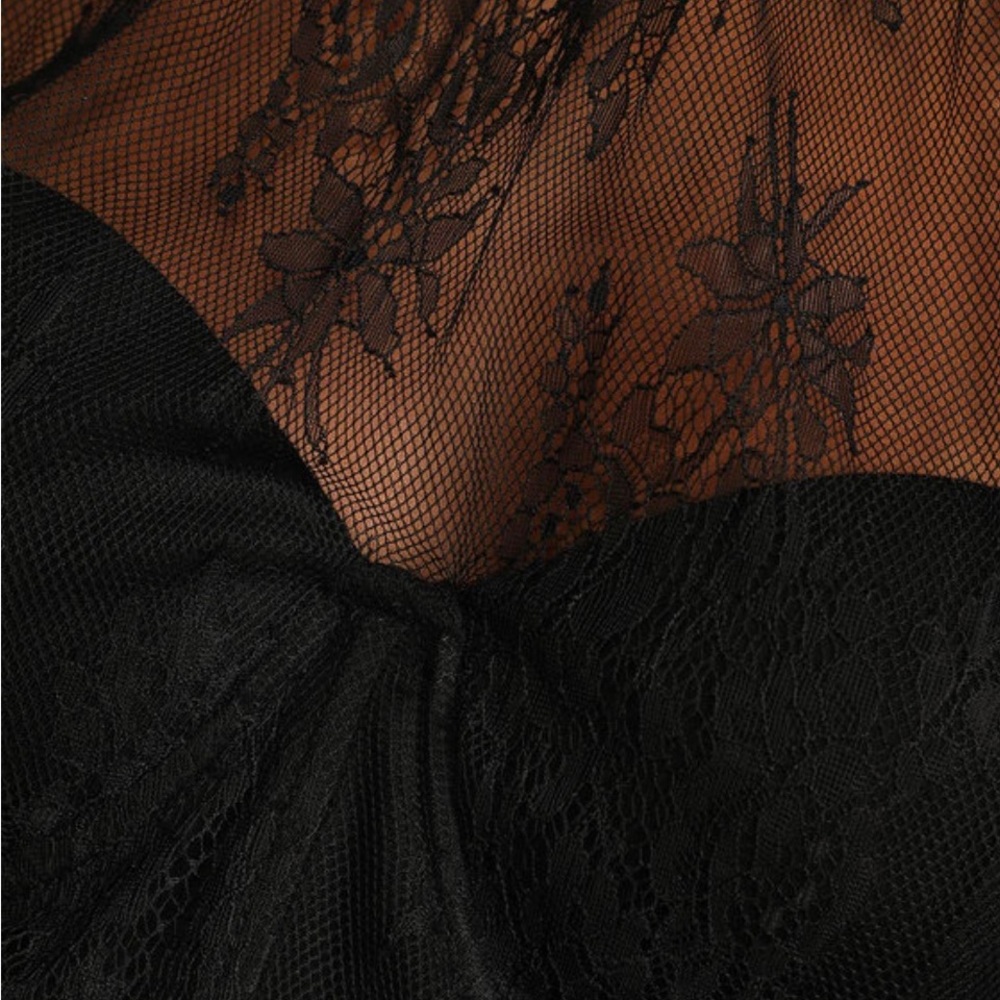 Lulus Black Alluring Charisma Black Lace Bustier Short Sleeve Bodysuit,Med,
NWT - Picture 10 of 11
